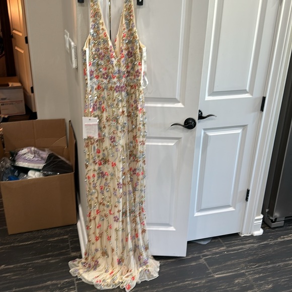 Macduggal dress - Picture 6 of 8